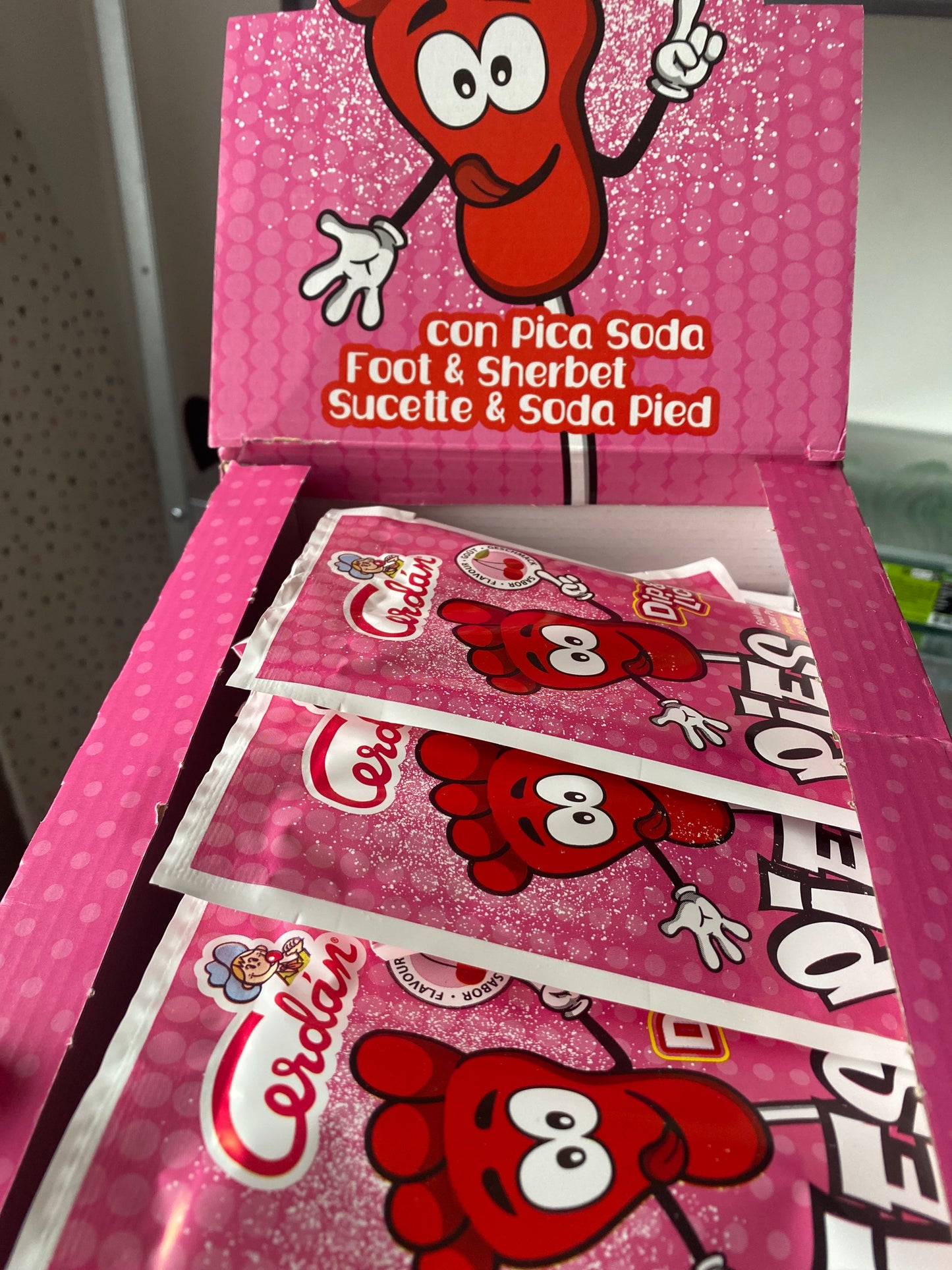 CERDAN SUCETTE PIEDS GOÛT CERISE